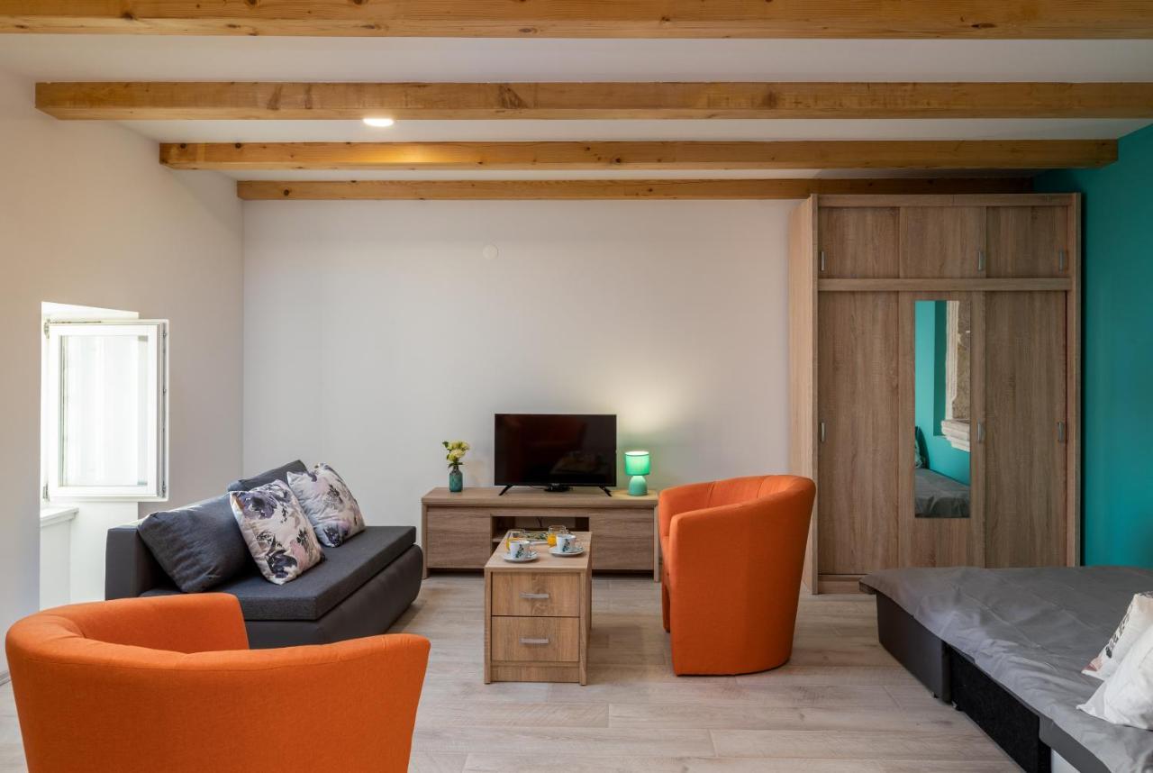 Holiday Home Anamarija ツァヴタット エクステリア 写真