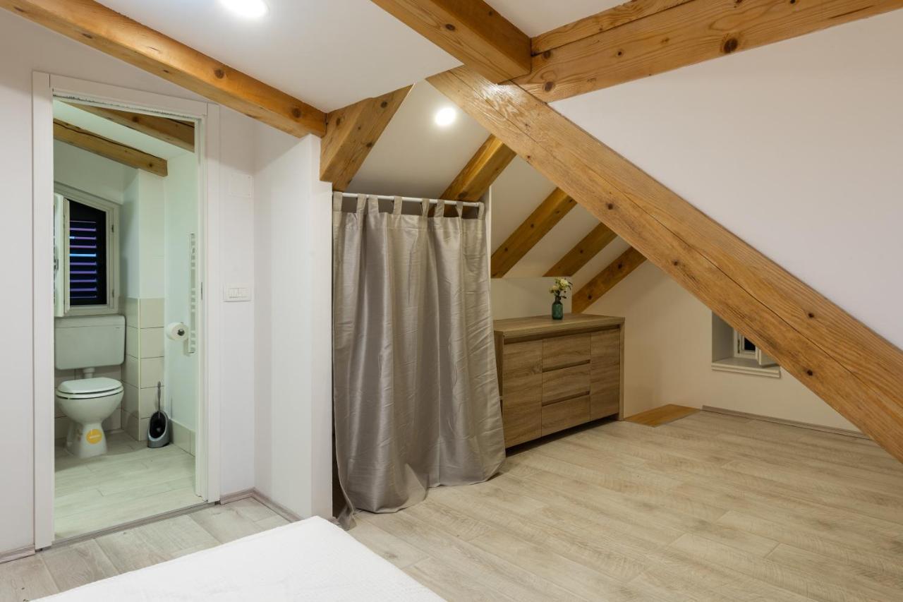 Holiday Home Anamarija ツァヴタット エクステリア 写真