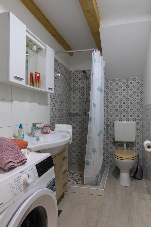 Holiday Home Anamarija ツァヴタット エクステリア 写真